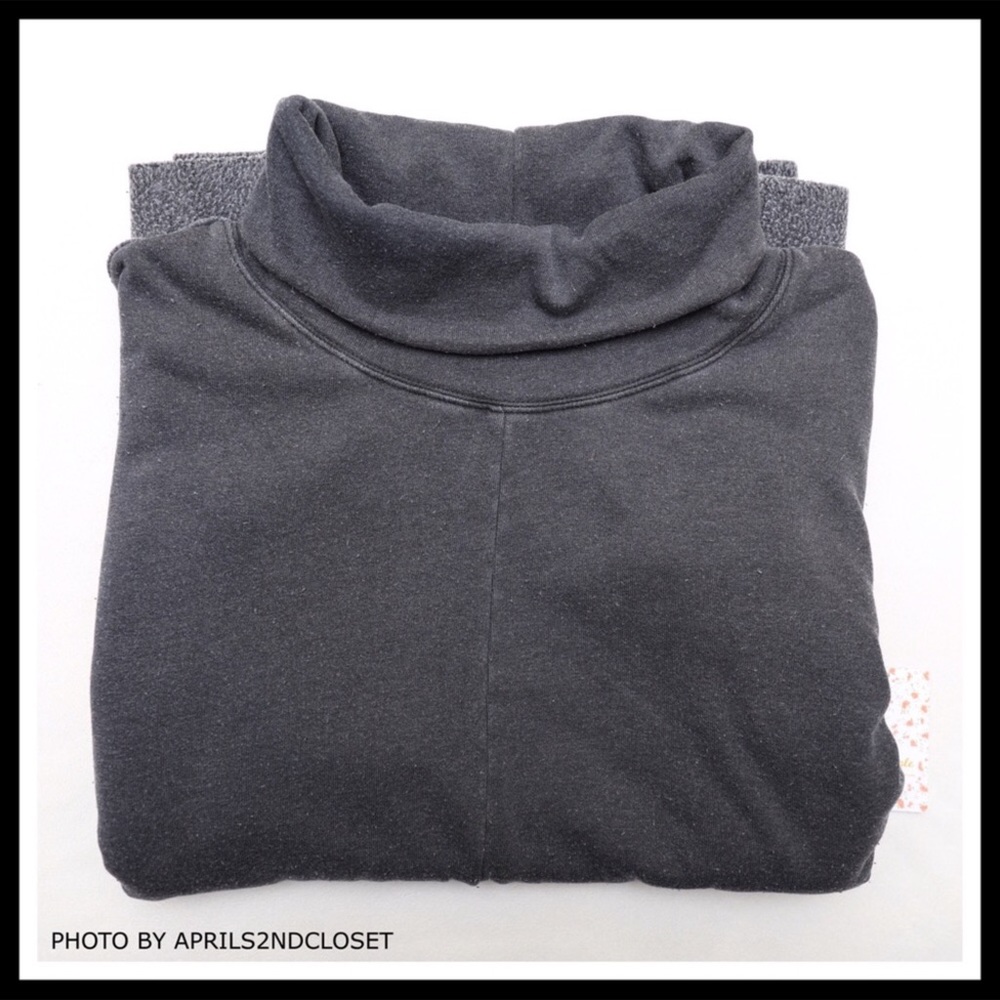 FREE PEOPLE COZY OVERSIZED PULLOVER POCKETS TUNIC - Picture 5 of 8